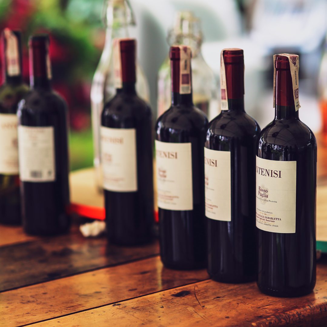 Bottiglie di vino rosso